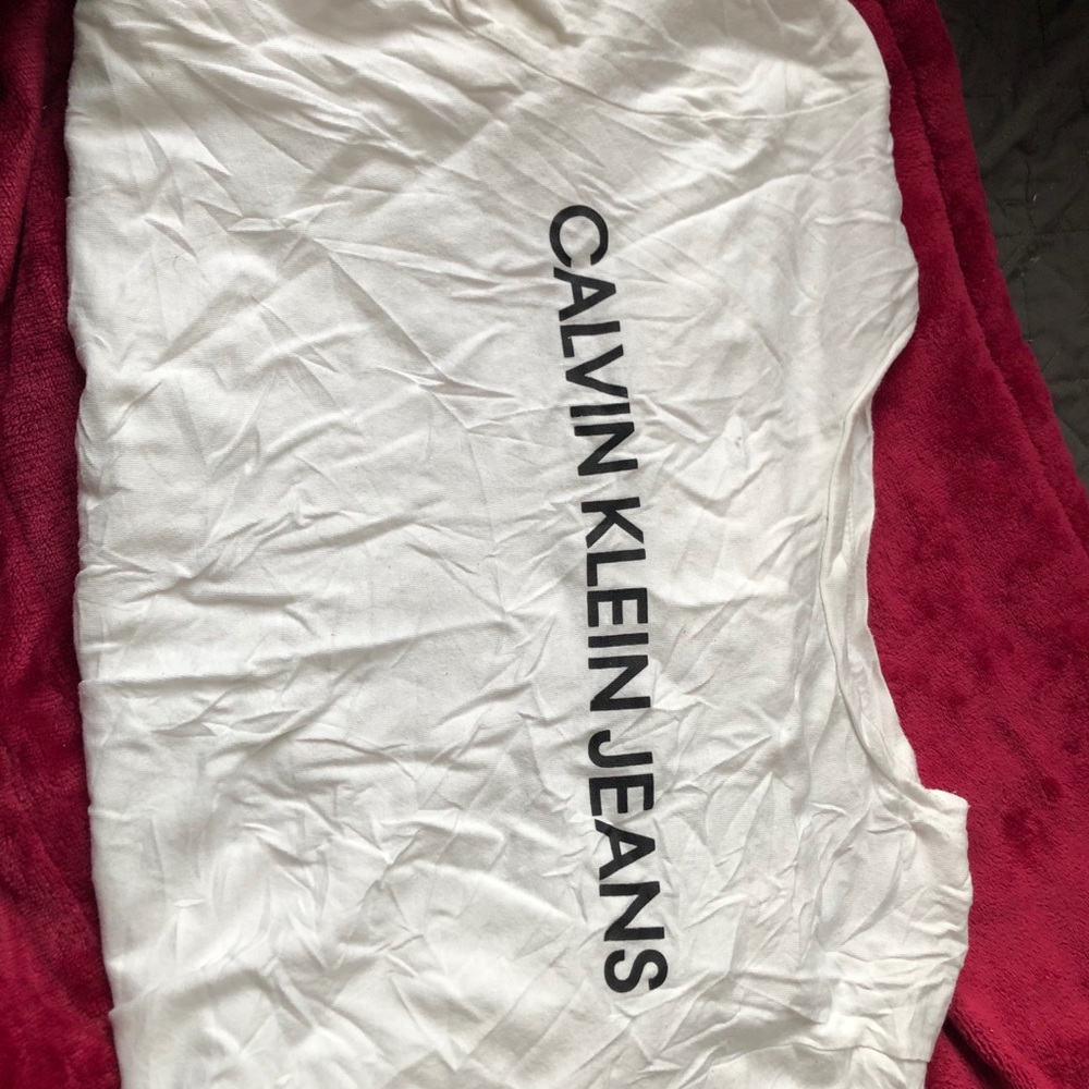 white calvin klein tee